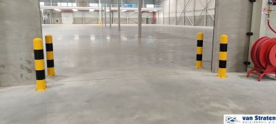 afschermpaal_geel-zwart-voetplaat_001 afschermpaal_geel-zwart-voetplaat_001